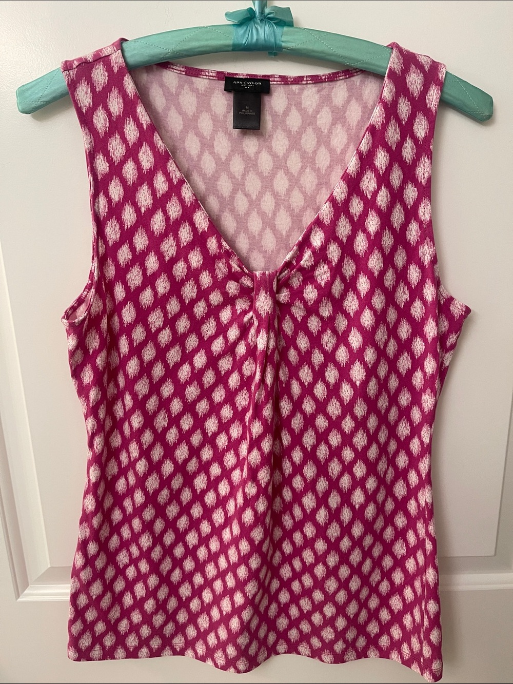 Ann Taylor Factory Pink and White Sleeveless V-Neck knit Tank